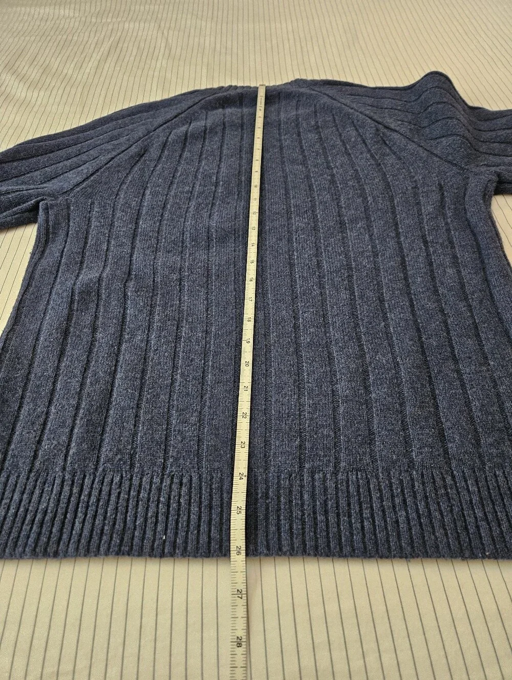 Ribbed Crewneck Wool Blend Sweater in Navy Blue